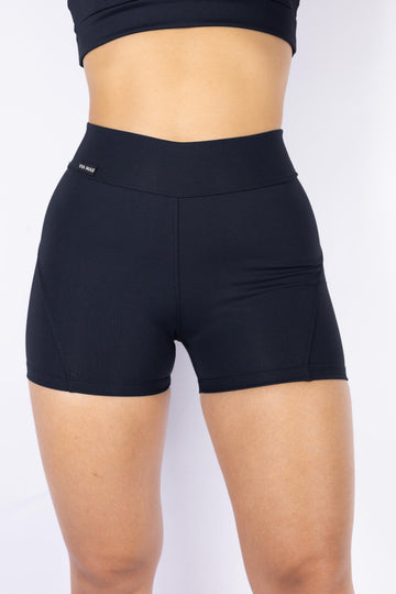 SHORTS RECORTE - PRETO