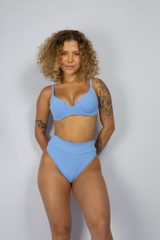 TOP RETRÔ COM BASE - AZUL SKY